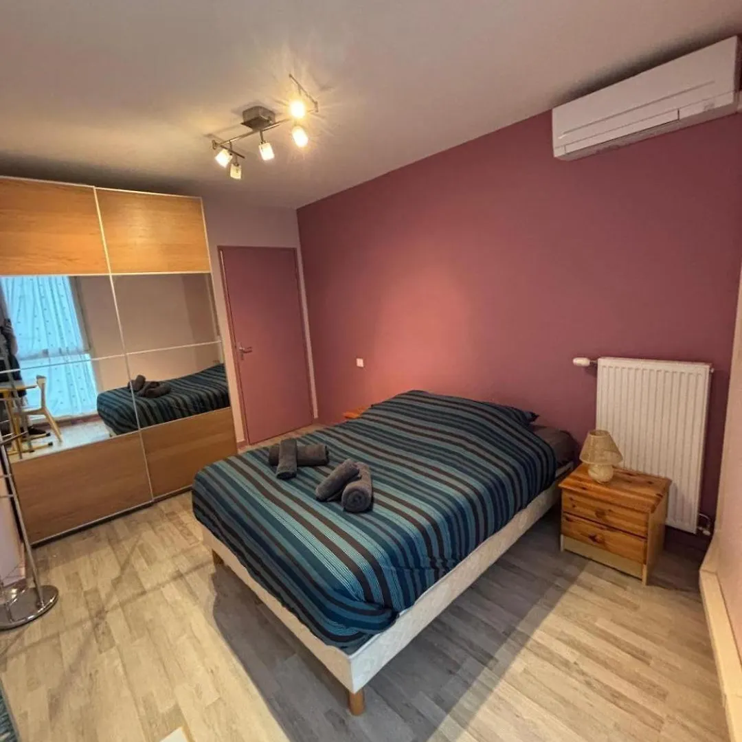 2 Bedrooms, Air Conditioning, Garage, Metro Vaulx-en-Velin 0*,  Franciaország